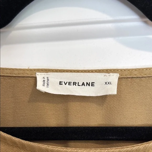 Everlane - The Relaxed Tee in Buttersoft - Picture 2 of 3